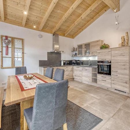 Pension Und Ferienchalets Zum Lebzelter フライウング エクステリア 写真