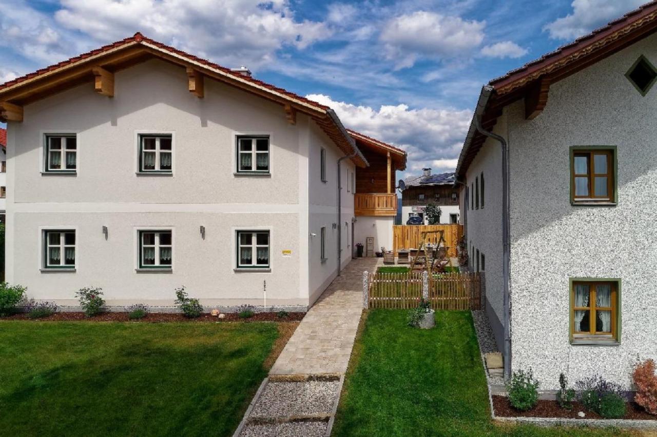 Pension Und Ferienchalets Zum Lebzelter フライウング エクステリア 写真