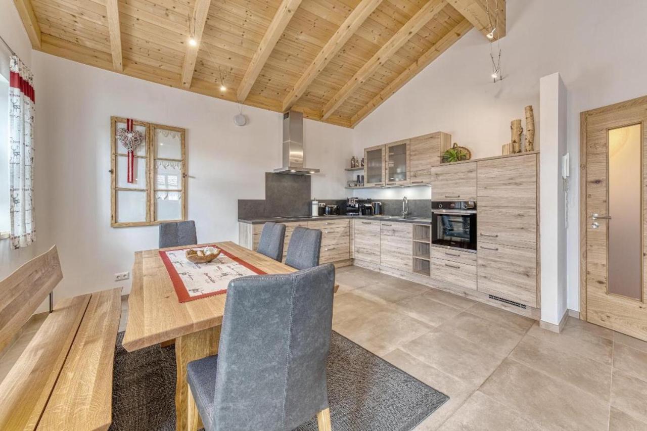 Pension Und Ferienchalets Zum Lebzelter フライウング エクステリア 写真