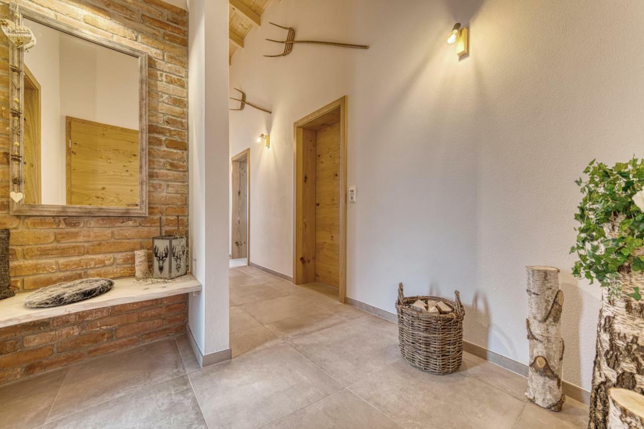 Pension Und Ferienchalets Zum Lebzelter フライウング エクステリア 写真