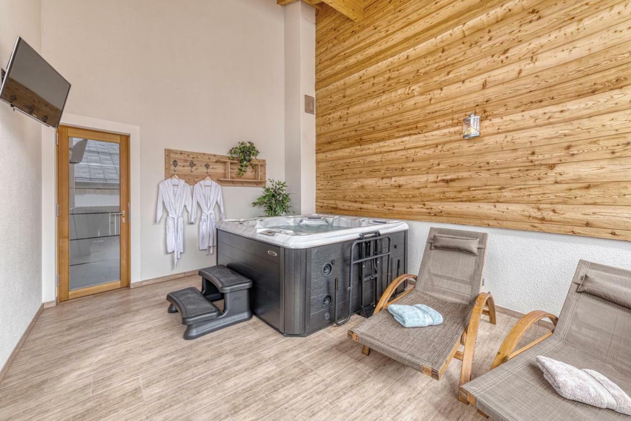 Pension Und Ferienchalets Zum Lebzelter フライウング エクステリア 写真
