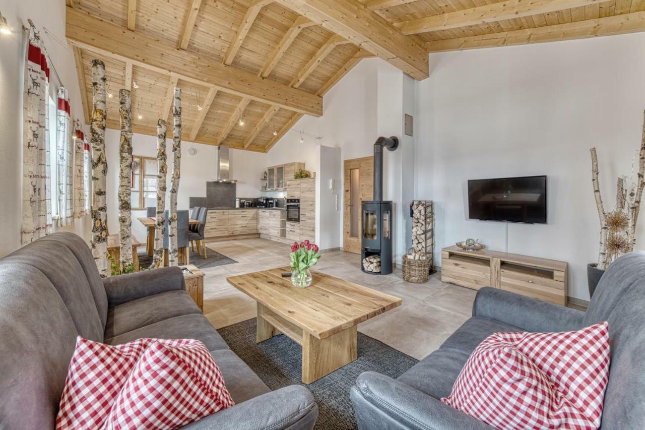 Pension Und Ferienchalets Zum Lebzelter フライウング エクステリア 写真