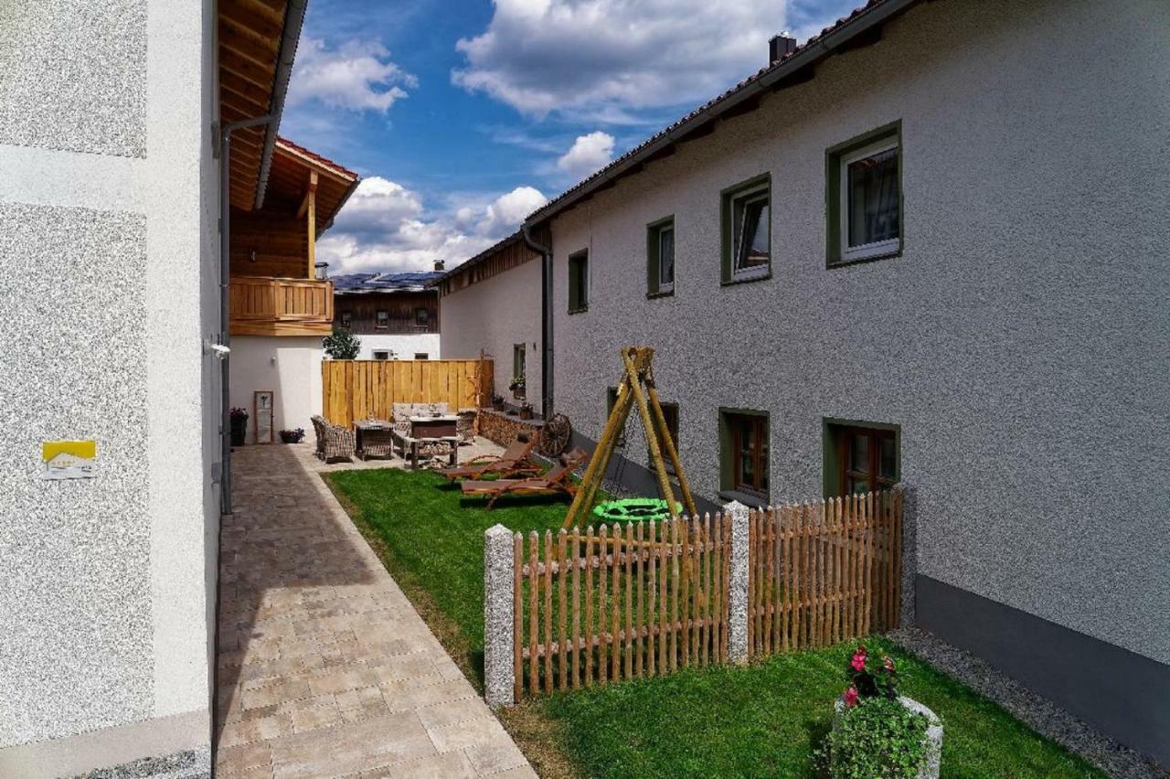 Pension Und Ferienchalets Zum Lebzelter フライウング エクステリア 写真