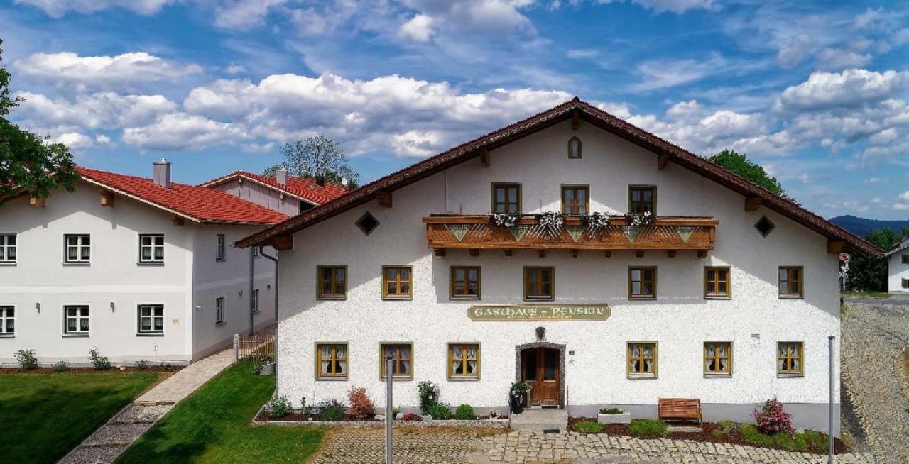 Pension Und Ferienchalets Zum Lebzelter フライウング エクステリア 写真